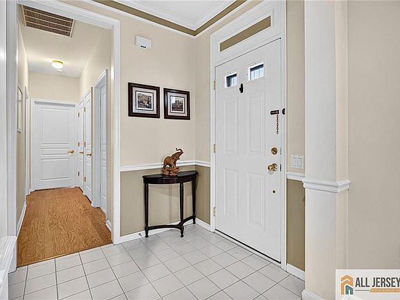 3rd image of 607 Waterside Blvd