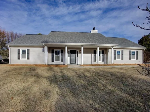 4100 Fox Chase Dr, Loganville, GA 30052