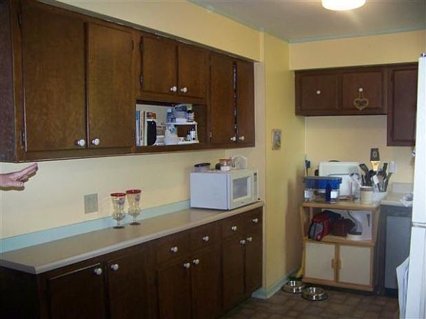 2nd image of 808 Erford Rd