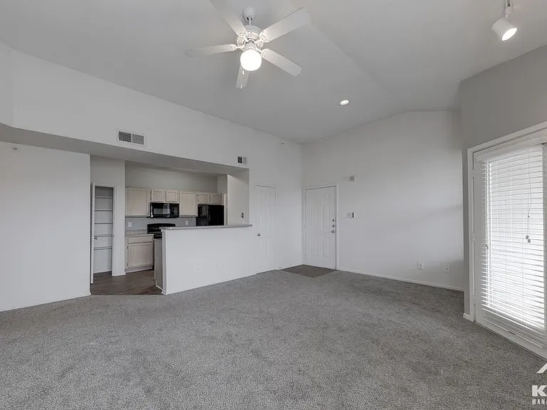 La Crosse Apartments — Photo 63