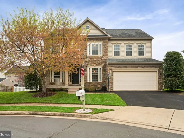 14220 Ladderbacked Dr, Gainesville, VA 20155