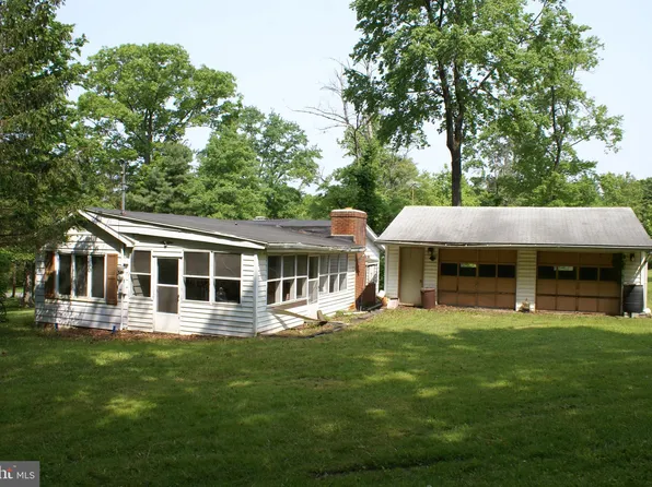 193 Birch Rd, Breezewood, PA 15533