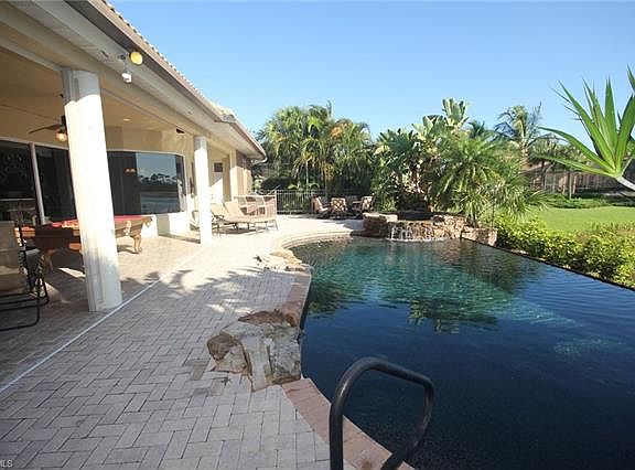 3rd image of 8842 New Castle Dr