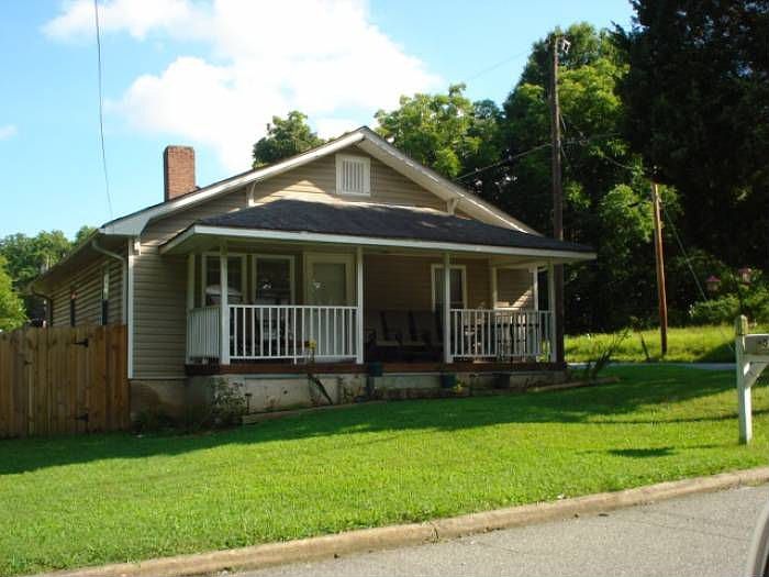 301 Warner St Front