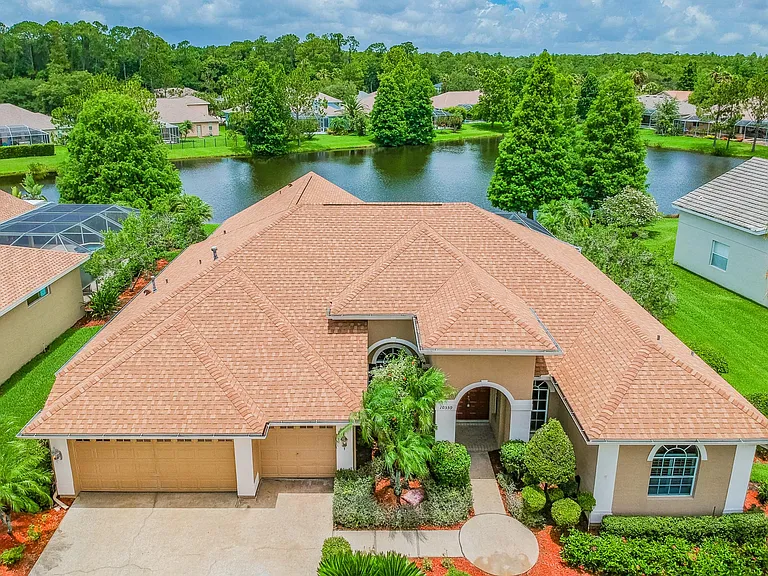 10559 Greencrest Dr — Photo 1