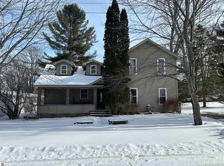 203 Underwood Ave, Leroy, MI 49655