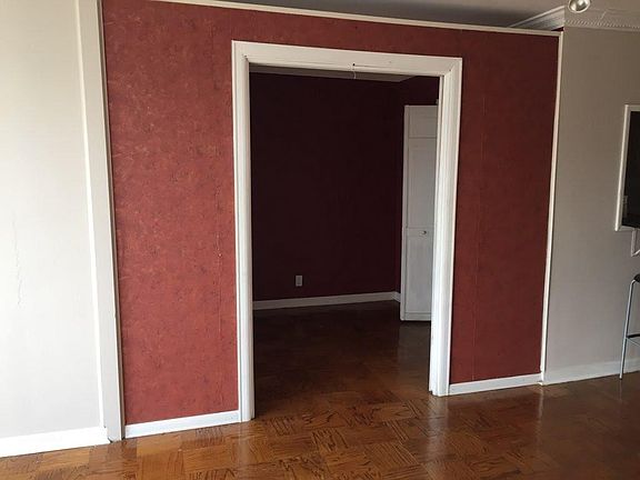 5th image of 225 Saint Pauls Ave APT 16