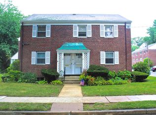 51 Manor Dr, Red Bank, NJ 07701