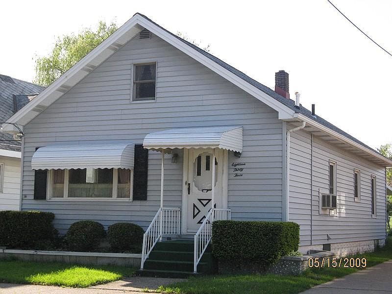 1st image of 1833 W 21st St