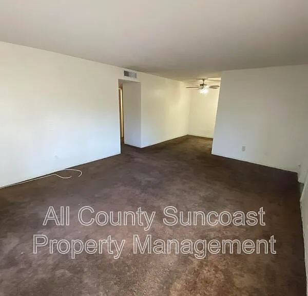 935 34th Ave N #1 — Photo 3
