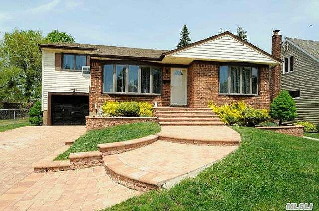 1st image of 19 Bruce Ln