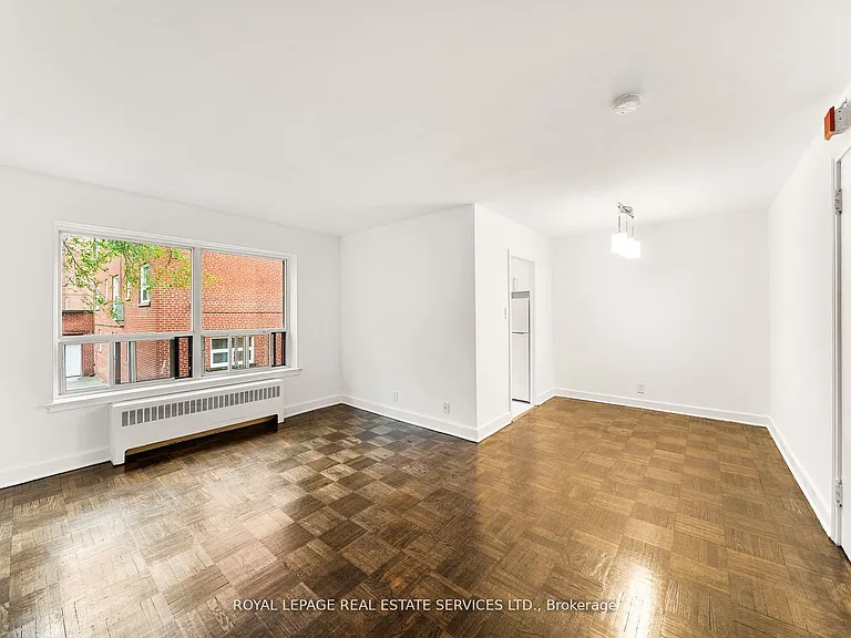 308 The Kingsway #110 — Photo 11
