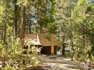 27202 Little Bear Rd, Blue Jay, CA 92317