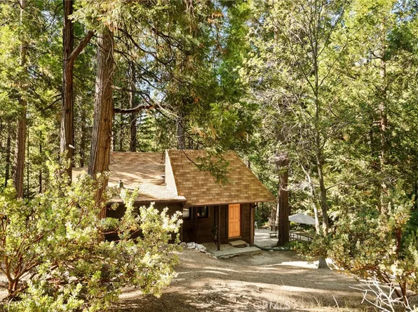 27202 Little Bear Rd, Blue Jay, CA 92317