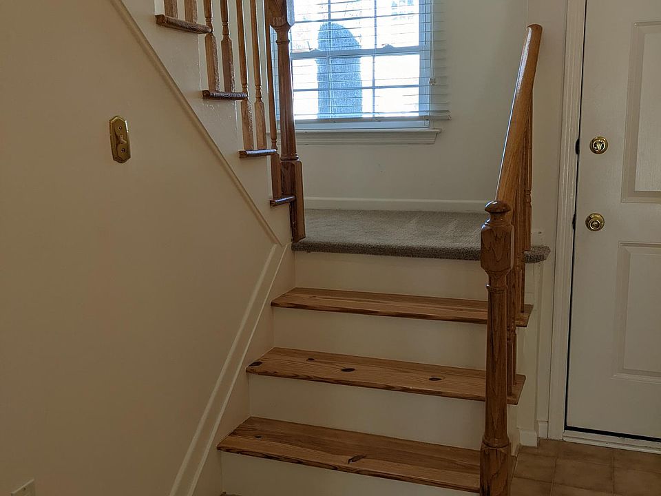 2nd image of 25 Apple Dr