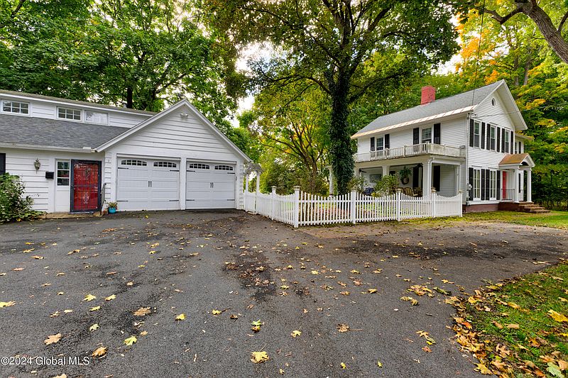 3rd image of 214 Spring Avenue