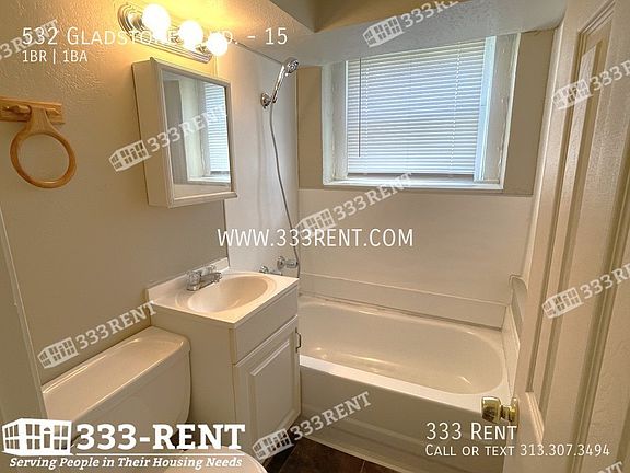 5th image of 532 Gladstone Blvd APT 15