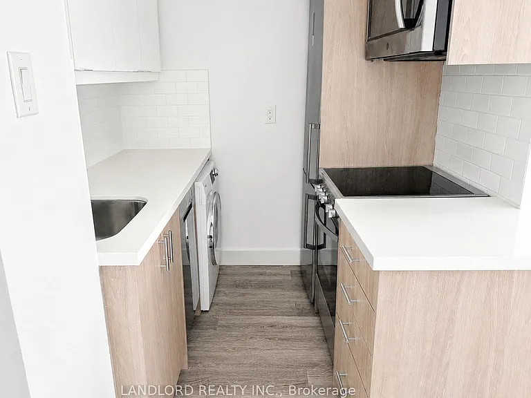 140 Springhurst Ave #31 — Photo 2