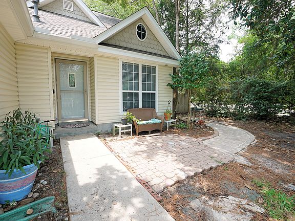 4th image of 1700 Glenwood Ct