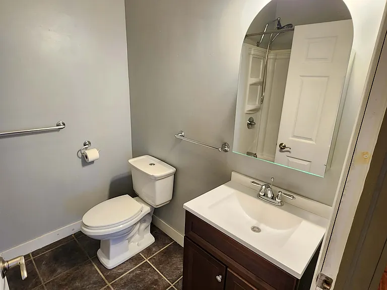 175 Front St #2 — Photo 16