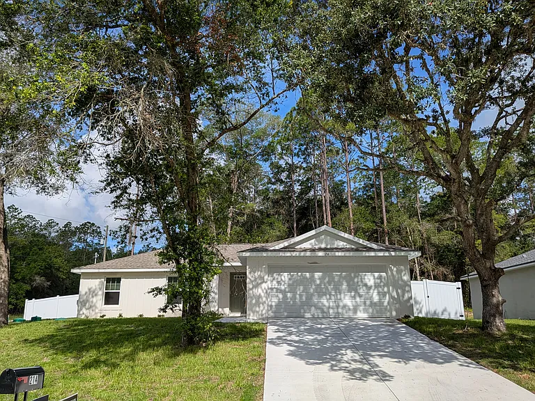 214 E Caldwell Dr — Photo 3