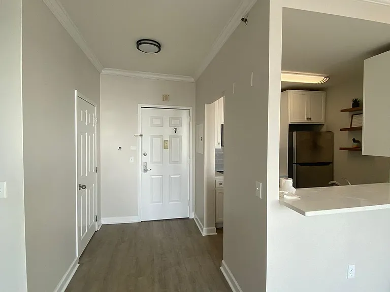 20 2nd St #2511 — Photo 5