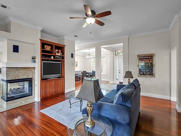 3rd image of 294 Stahlman Ave
