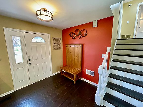 4th image of 1051 Knollwood Ln
