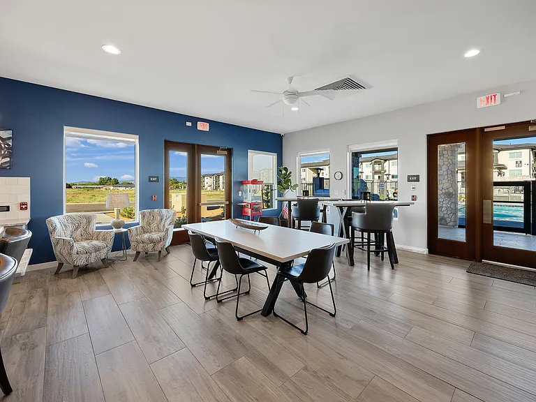 Granite Mountain Apartments — Photo 16