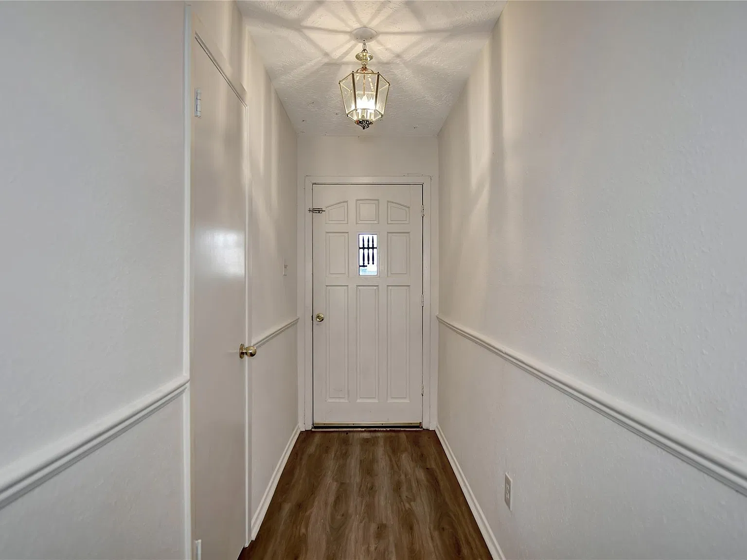 4 bed, 3.0 bath, 2146 sqft, $2,200 — Photo 3