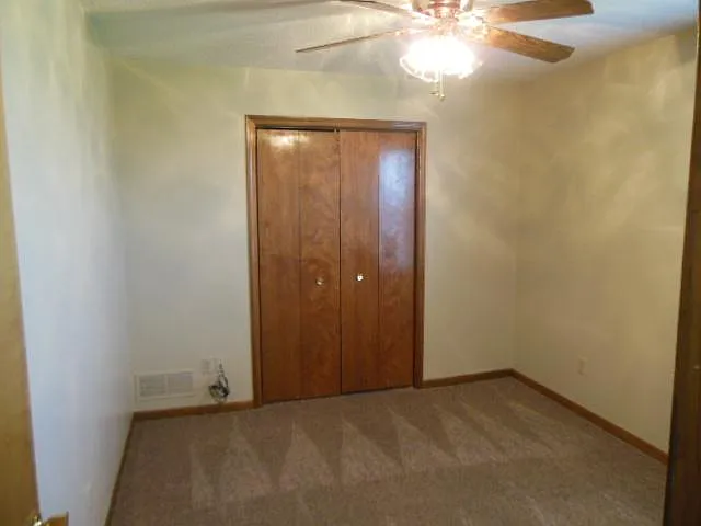 718 SE London Way — Photo 10