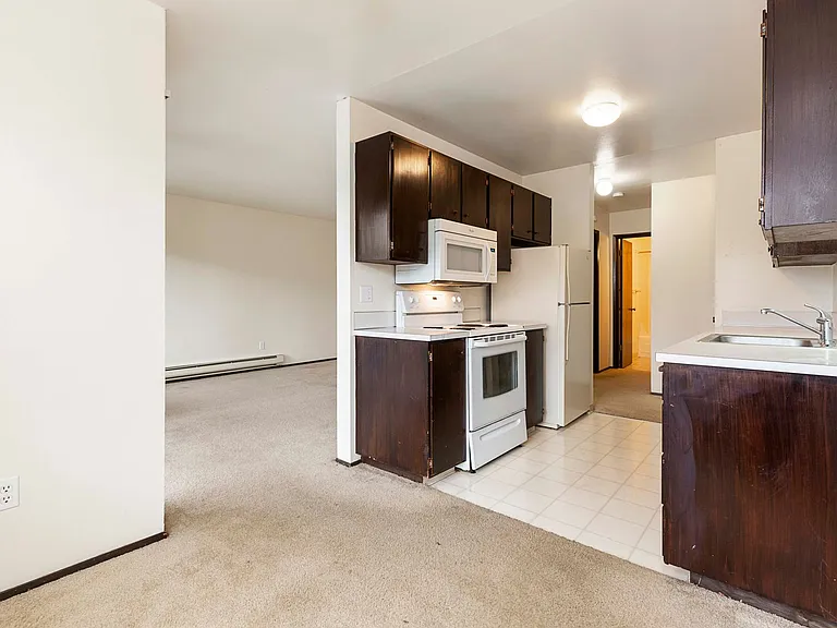 Heather Apartments — Photo 18