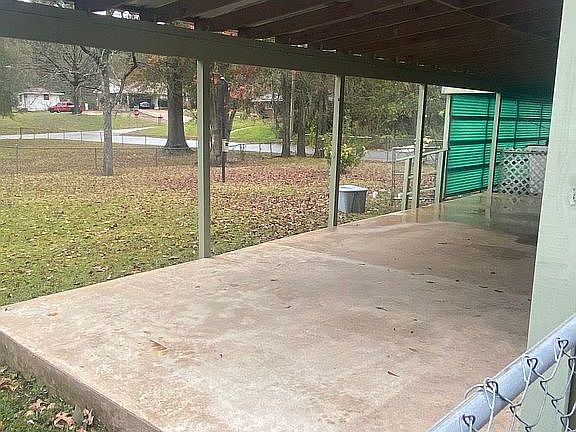 5th image of 400 Rosebrook Dr