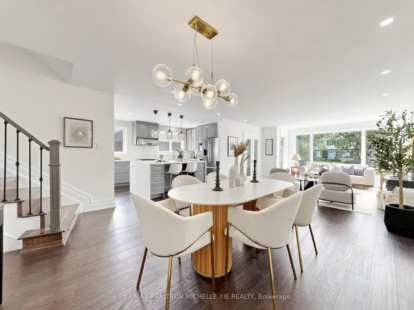 8 Meadowglade Cres, Toronto, ON M2J 1C7
