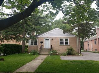 1743 Linneman St, Glenview, IL 60025