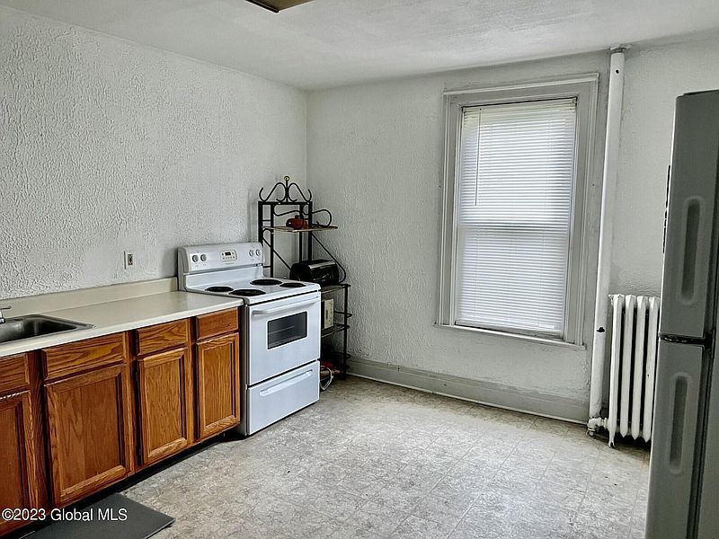 3rd image of 5 Wendell Street