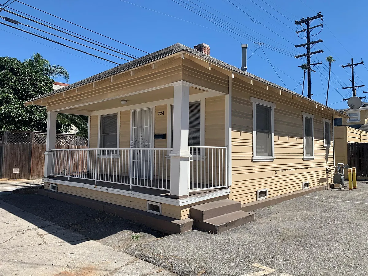 Building Photo - 724 Daisy Ave