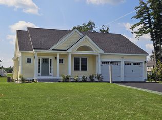 1 Mockingbird Ln, Kennebunk, ME 04043