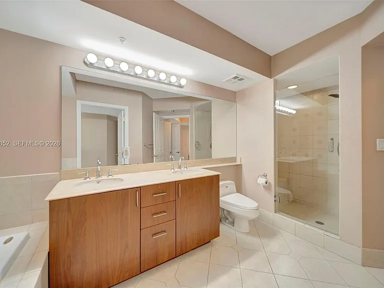 401 SW 4th Ave #203 — Photo 20