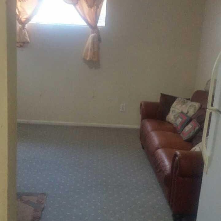 1st image of 136 Kenilworth Ave