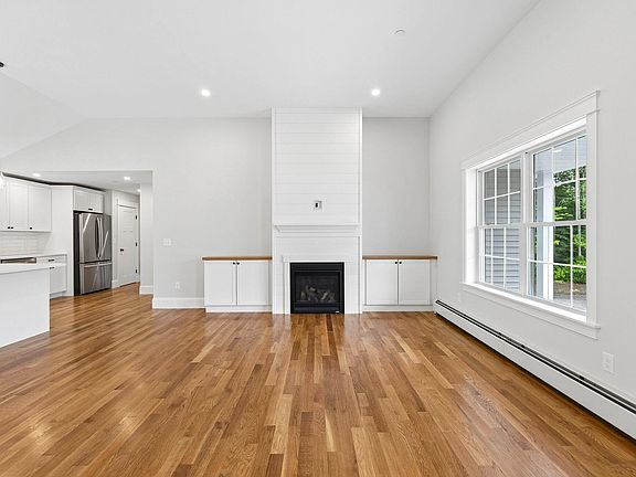 4th image of 44 Brandy Lane