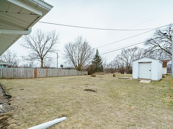 3rd image of 2909 S Cornelia St