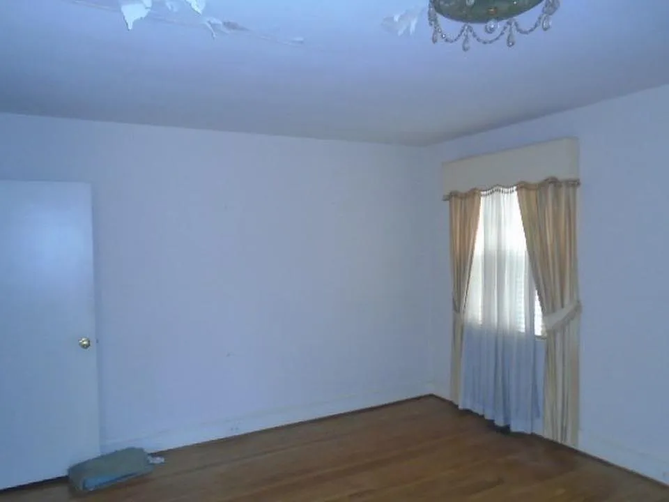 5 bed, 2172 sqft, $1,395 — Photo 3
