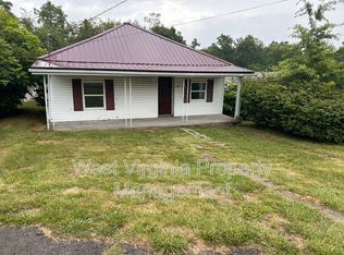 209 9th St, Beckley, WV 25801