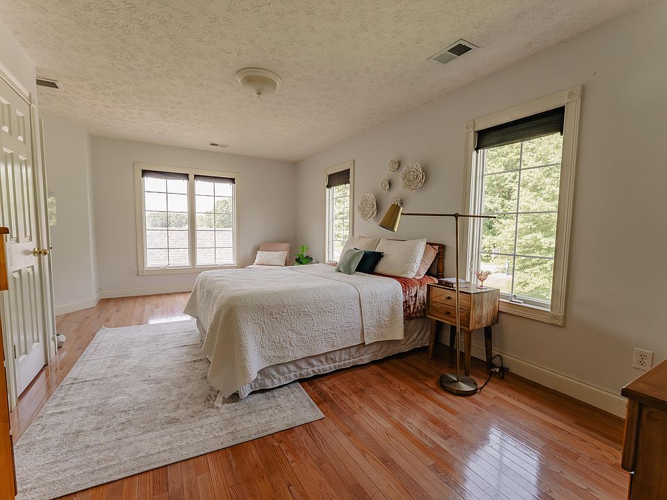 82nd image of 444 Sparks Ave