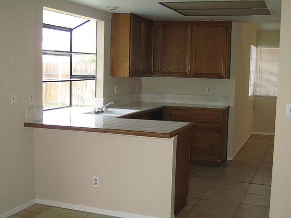 3rd image of 15968 Ninya Ave