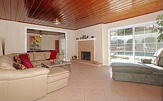 2nd image of 4245 Canoga Dr