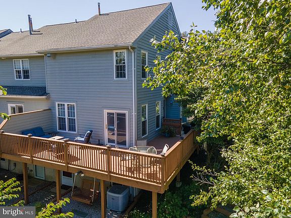 3rd image of 87 Knollwood Ct