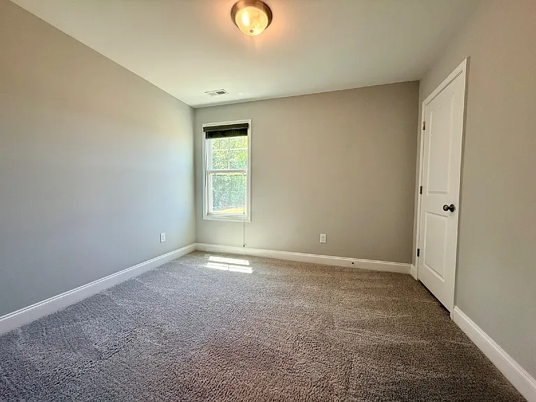 580 Hayes Rd — Photo 12
