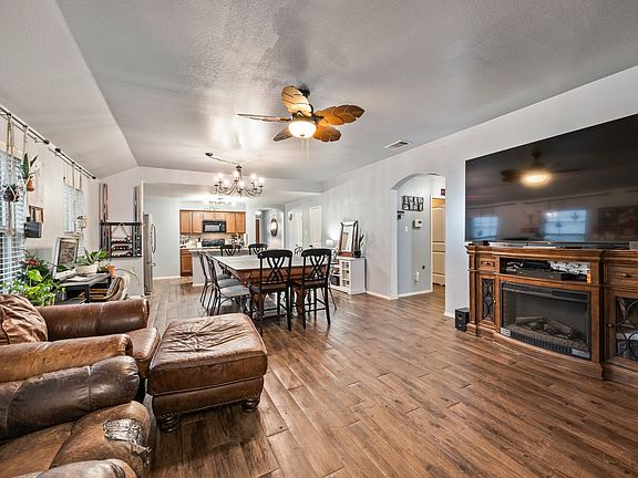 3rd image of 1401 Savannah Ridge Dr